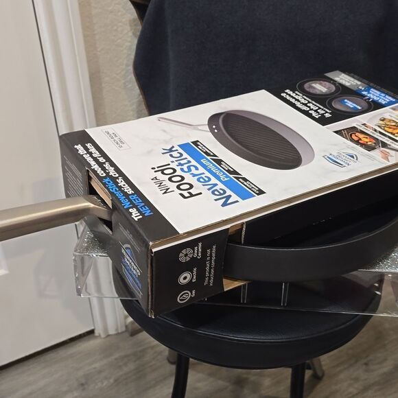 Ninja Foodi NeverStick Premium 12" Round Grill Pan - Picture 8 of 10